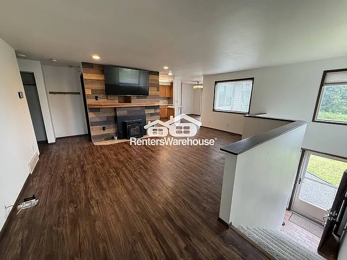 5718 Commercial Ave — Photo 2