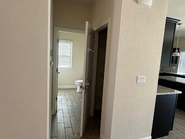 2494 Valdes Dr — Photo 13