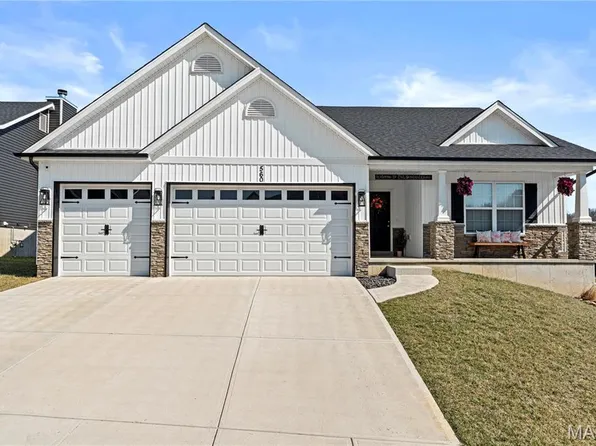 560 Arctic Wolf Dr, Imperial, MO 63052