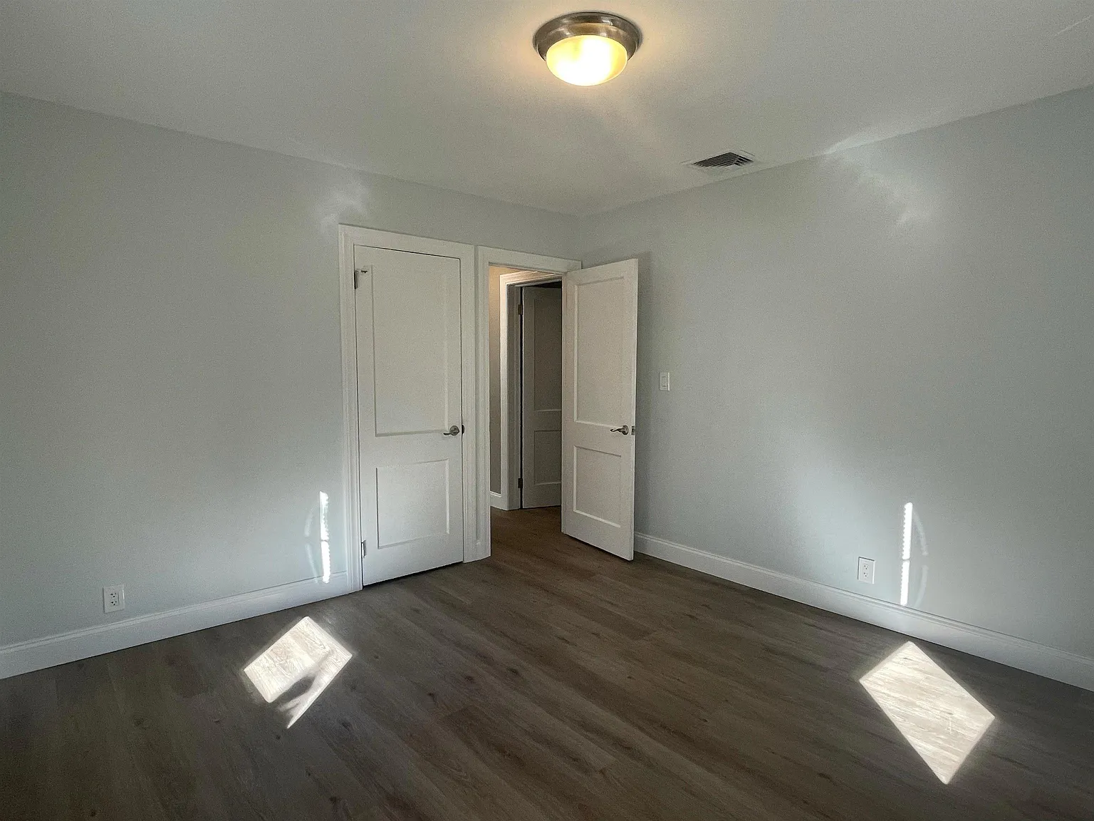 4 bed, 2.0 bath, 1436 sqft, $4,200 — Photo 4