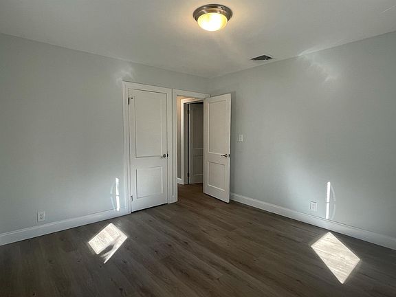 4th image of 58 Hastings Ave