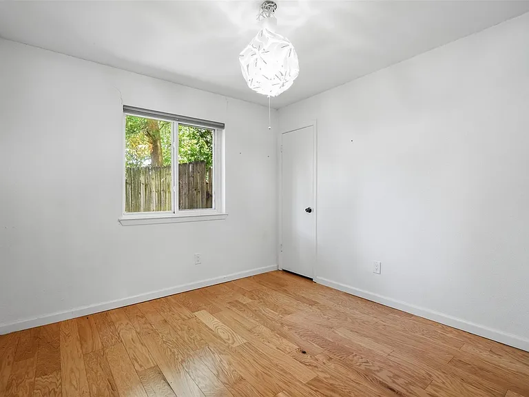 214 Glen Haven Ct — Photo 20