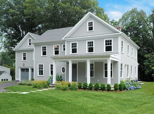 102 Hendrie Ave, Riverside, CT 06878