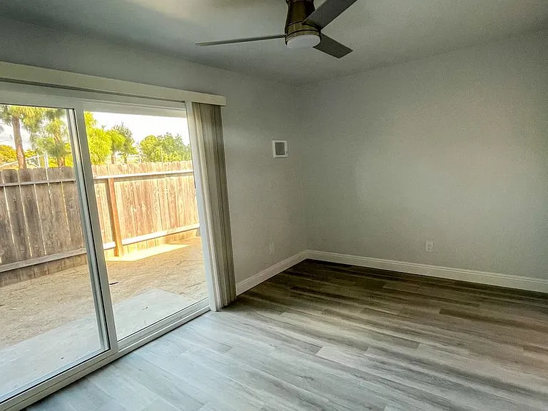 Canyon Creek Apartments B — Photo 16
