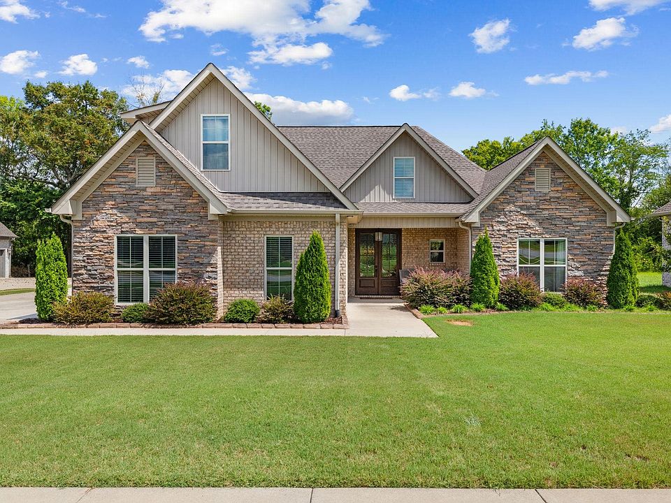 1st image of 718 Saddleridge Way