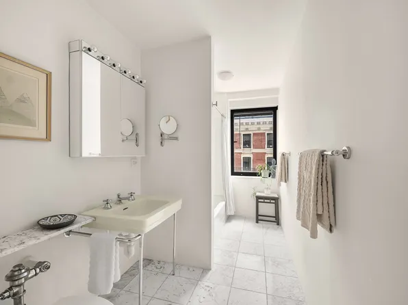 25 East 83rd Street 9B image 7 of 7