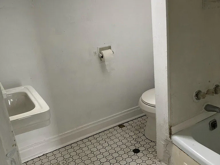 1340 Diana St #3 — Photo 17