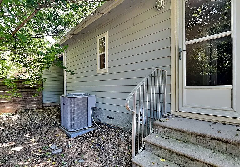 1416 Record Crossing Rd — Photo 15