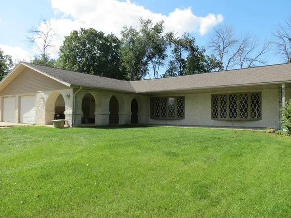 1100 German St, Maquoketa, IA 52060
