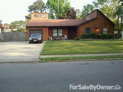 2nd image of 922 Peconic St
