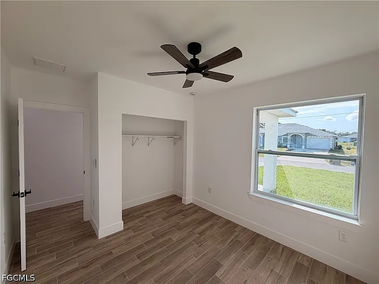2212 Armour Rd — Photo 5