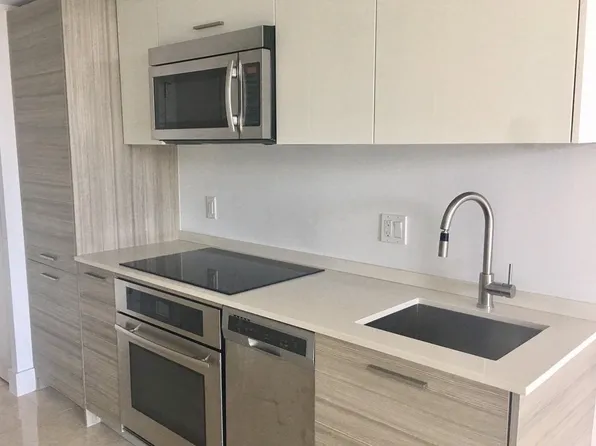 1300 Brickell Bay Dr, Miami, FL