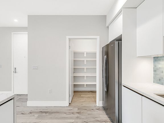 5th image of 5820 La Mirada Ave #405