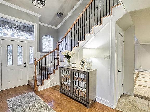 4th image of 4001 Fair Hill Ct