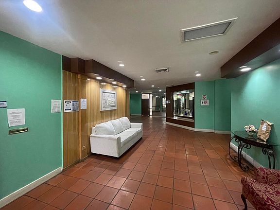 4th image of 3301 SPANISH MOSS Terrace #610