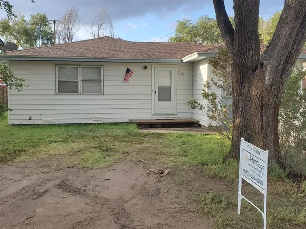 230 W Hickory St, Liberal, KS 67901