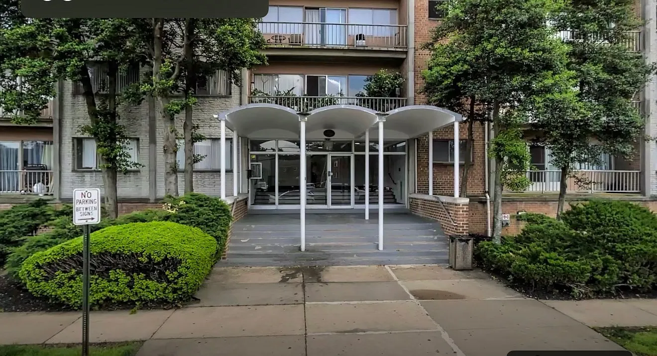 2 bed, 900 sqft, $2,000 — Photo 1