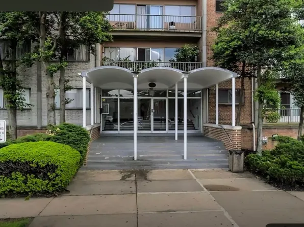 401 N Armistead St APT 205, Alexandria, VA 22312