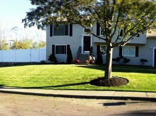 6 Great Oak Dr, Warwick, RI 02886