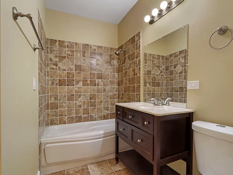 200 N County St #203 — Photo 8