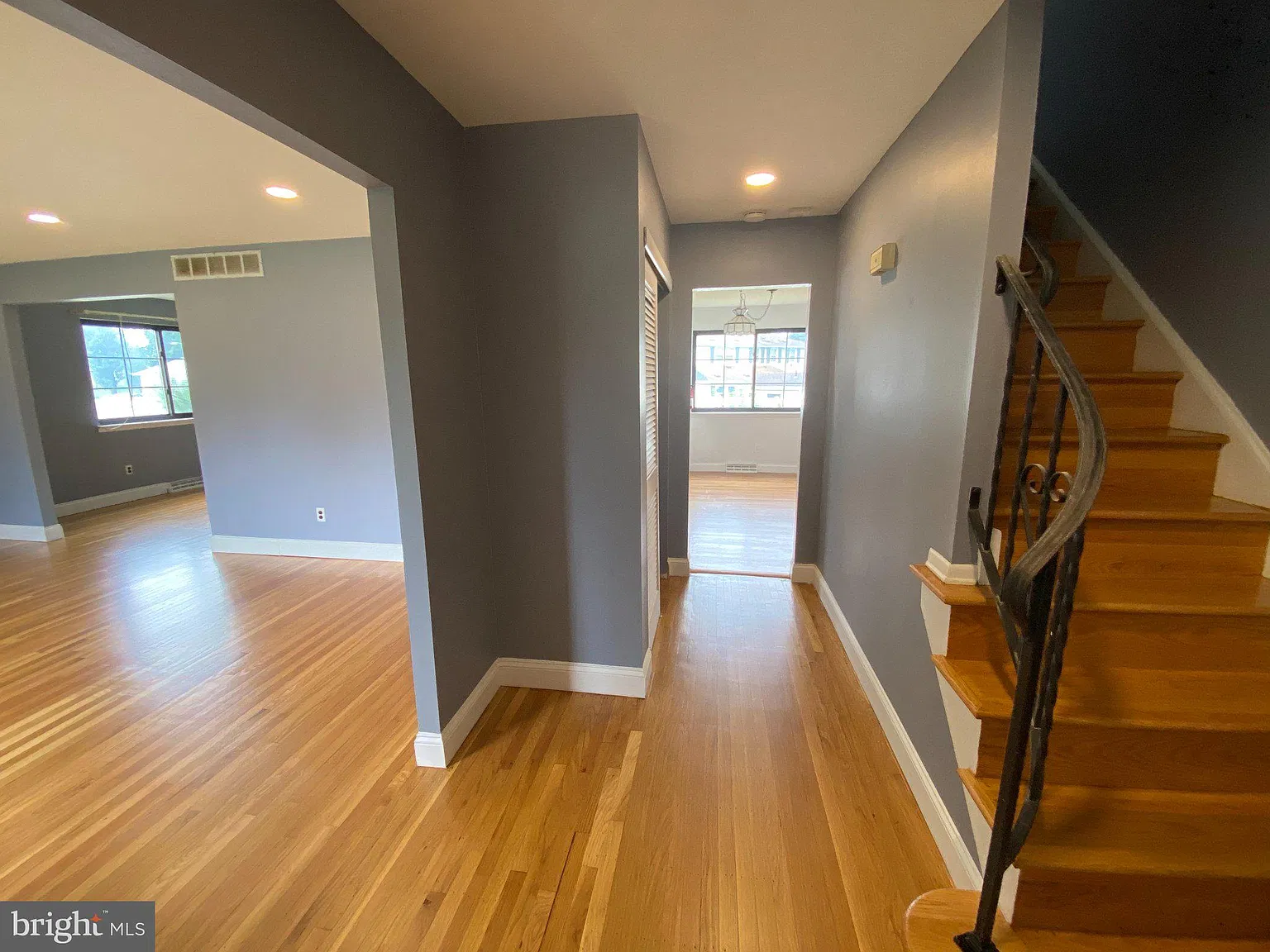 4 bed, 2.5 bath, 2102 sqft, $3,800 — Photo 2