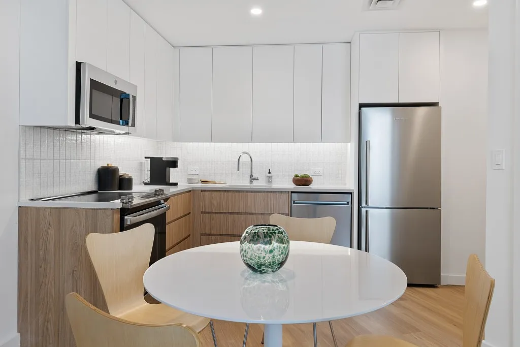 540 Waverly Avenue — Photo 3