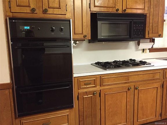 3rd image of 218 Hastings Ct