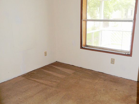 1112frontroom_06102015