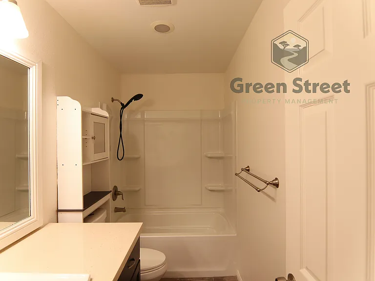 6812 Hyde Park Dr — Photo 21