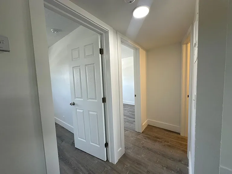 2401 NW 9th Ave — Photo 8