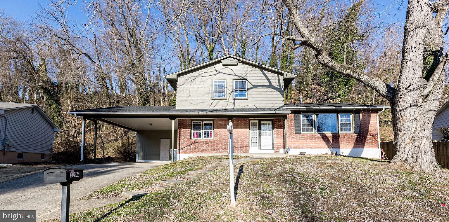 1906 Taylor Ave photo 1