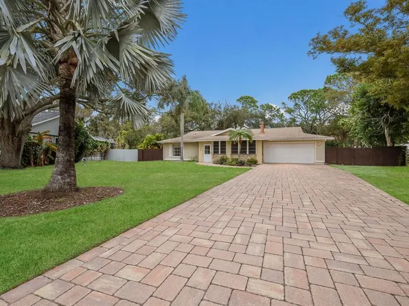 2705 Pursell Cir, Sarasota, FL 34232