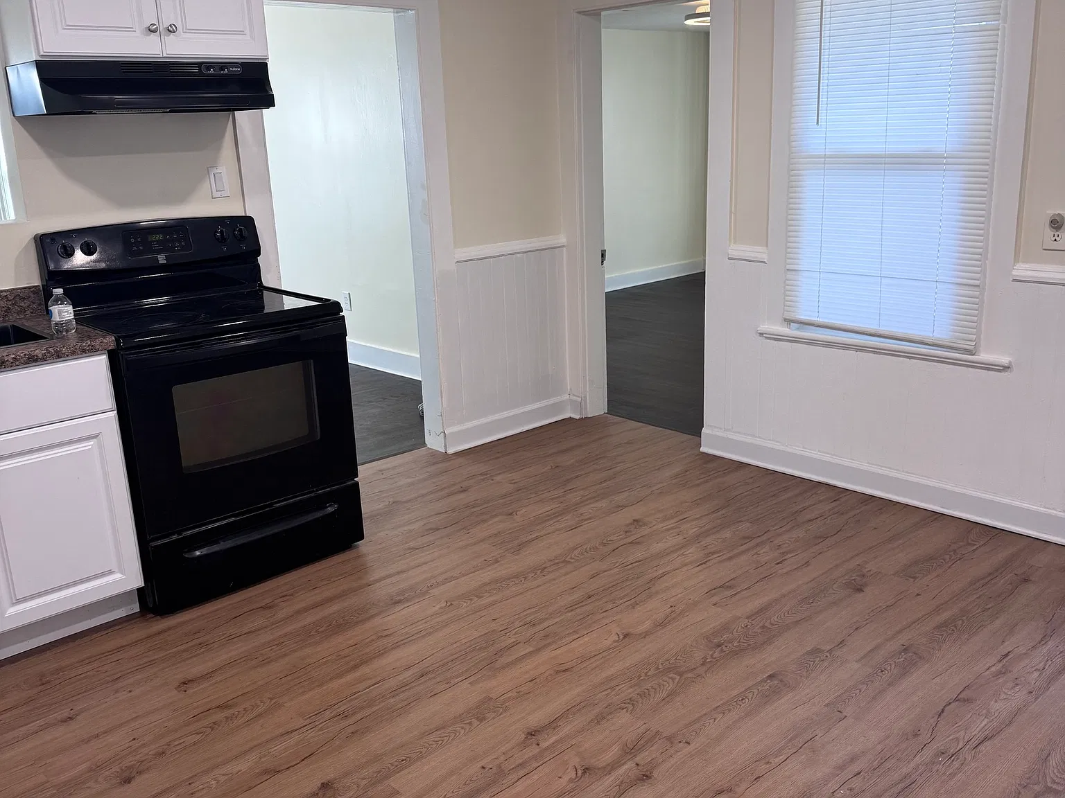 232 Hawkins St — Photo 4