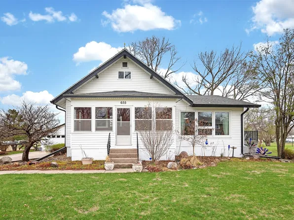 655 2nd St, Waukee, IA 50263