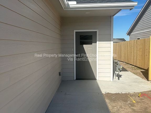 4th image of 17008 W Kashmir St