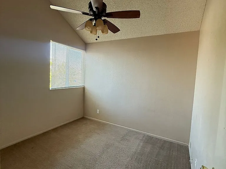 441 S Maple St #10 — Photo 15
