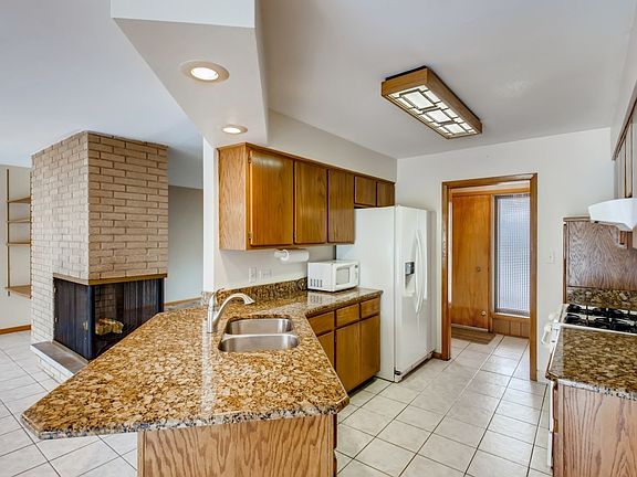 4th image of 12613 Meade Ave
