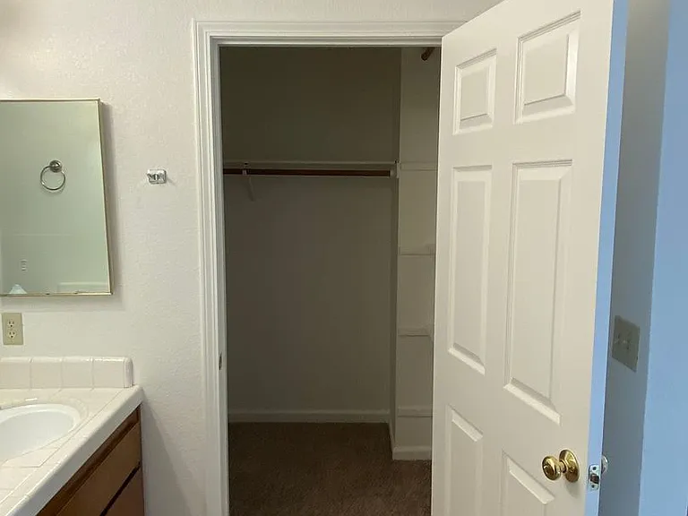 110 Castlemont Dr — Photo 13