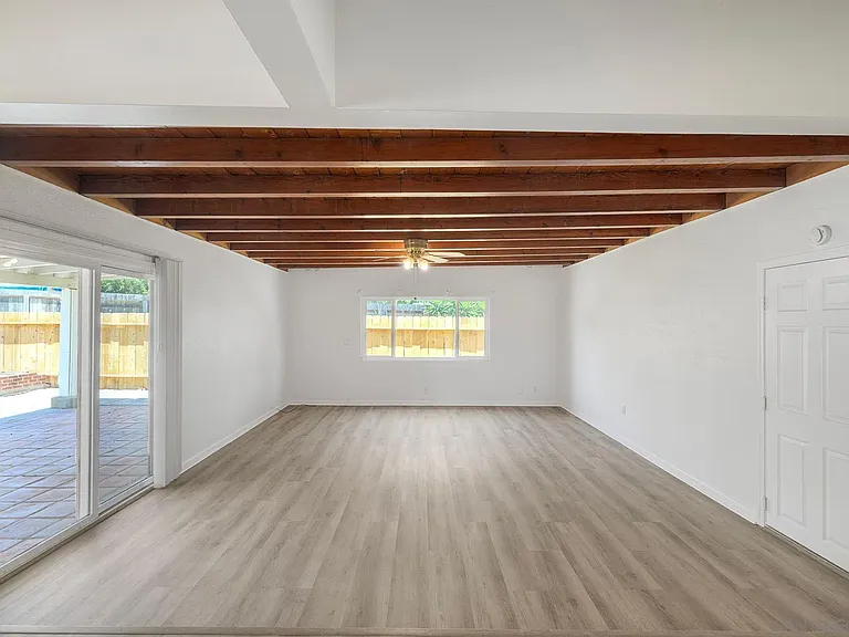 1921 Felicita Rd — Photo 11