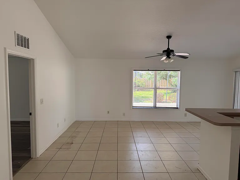 1874 SW Capehart Ave — Photo 11