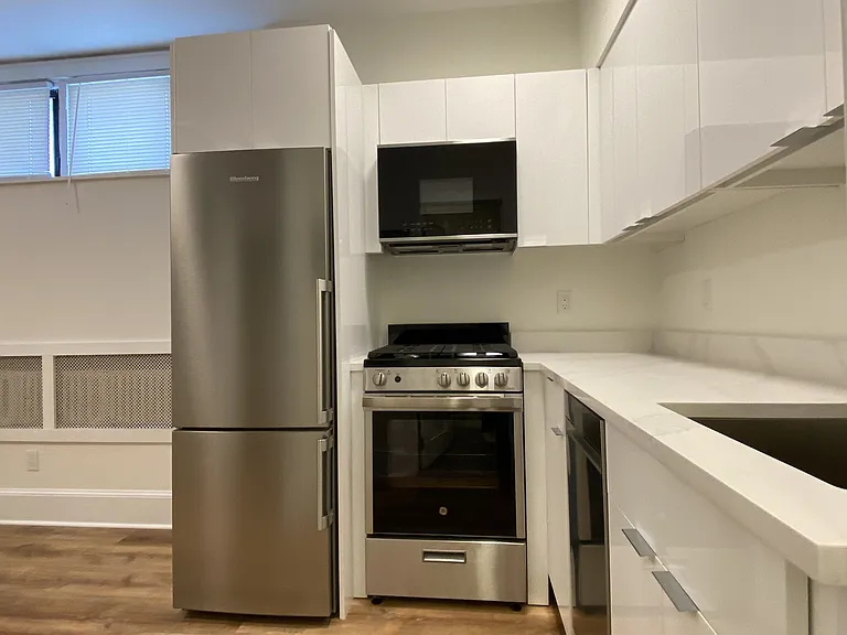 230 Walnut St #20A — Photo 9
