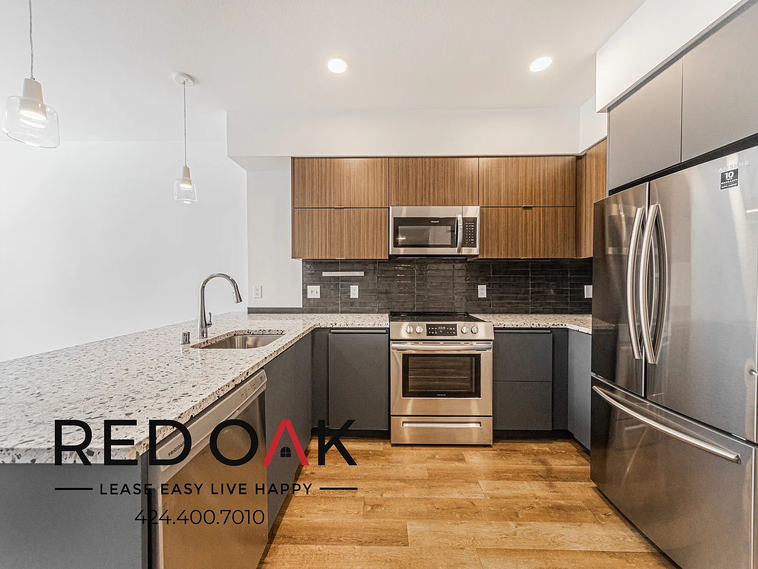 Exquisite One Bedroom with Great Amenities, In-Unit Washer/Dryer, and Available Parking ~ Near Ko... — Photo 4