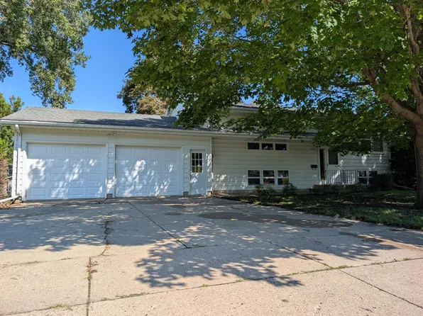 612 7th Ave SW, Waseca, MN 56093