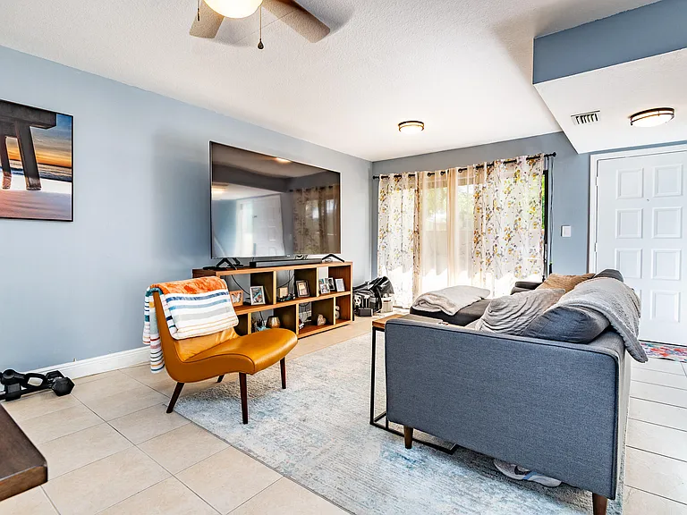 740 SE 1st Way #101 — Photo 8