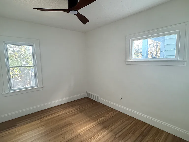 2233 Edgehill Rd #L — Photo 2