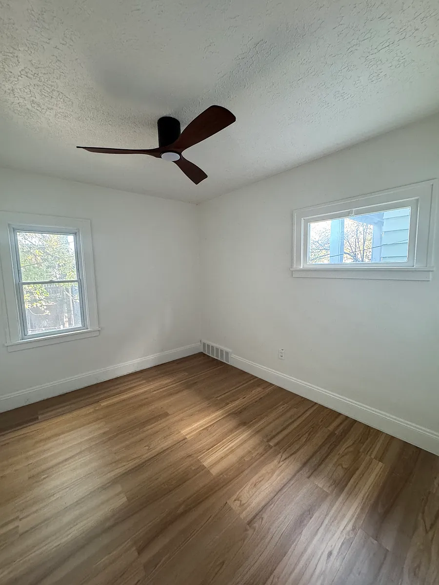 Building Photo - 2233 Edgehill Rd #L