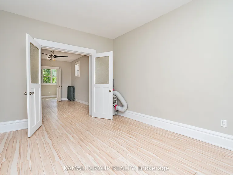 25 Spadina Ave #MAIN — Photo 16