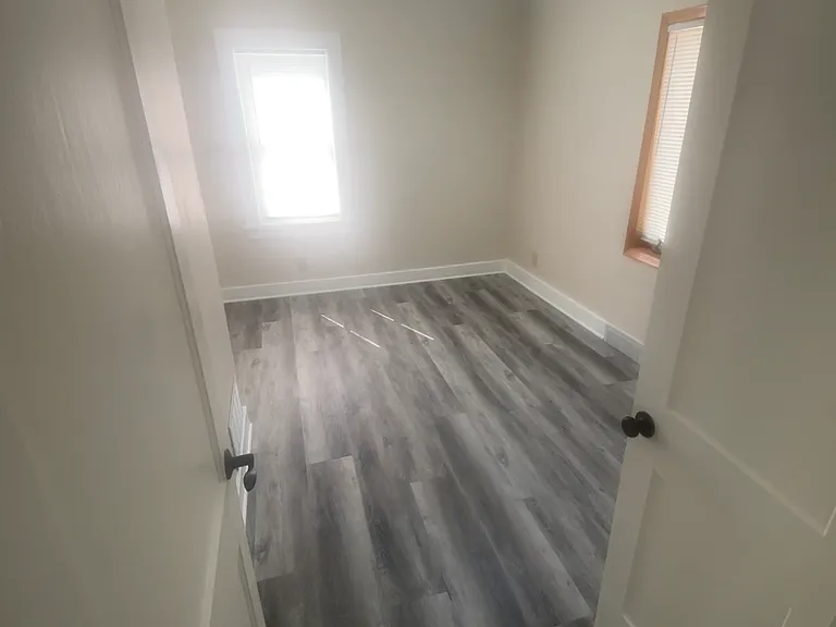 118 Homer St — Photo 5