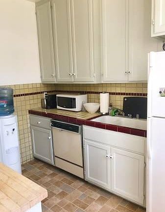 2nd image of 1224 N Flores St