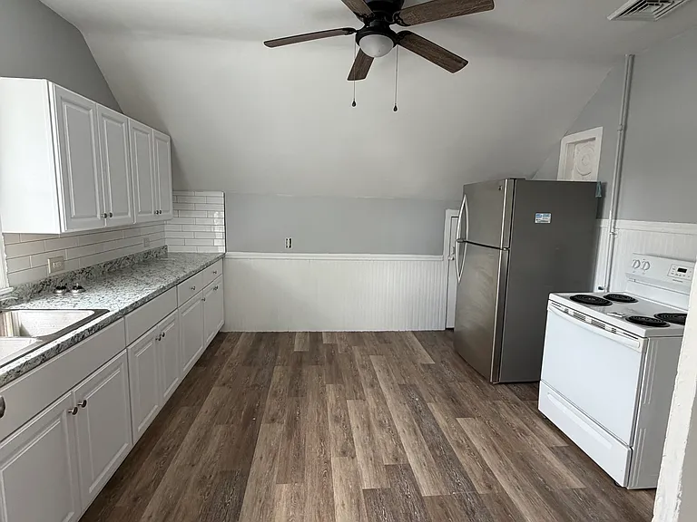 50 Franklin Ave #3 — Photo 3